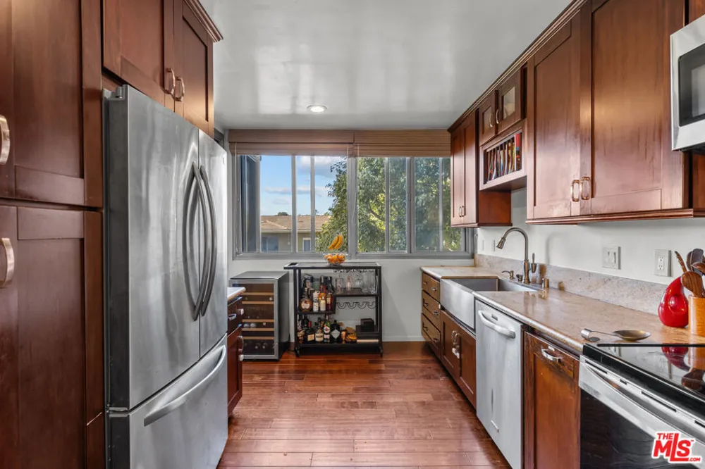 8701 Delgany Avenue #112 Playa del Rey, CA 90293
