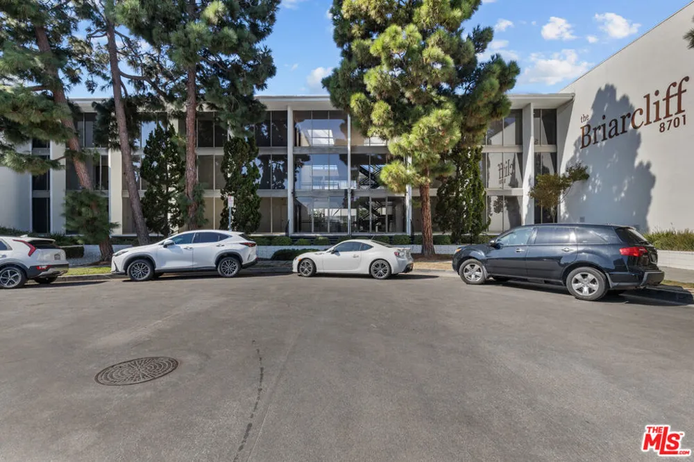 8701 Delgany Avenue #112 Playa del Rey, CA 90293