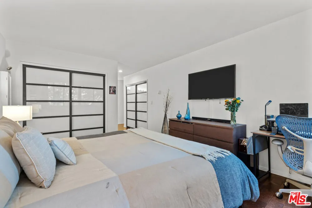 8701 Delgany Avenue #112 Playa del Rey, CA 90293
