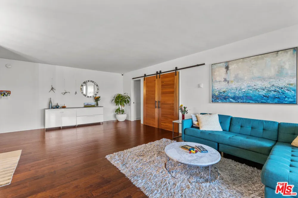 8701 Delgany Avenue #112 Playa del Rey, CA 90293
