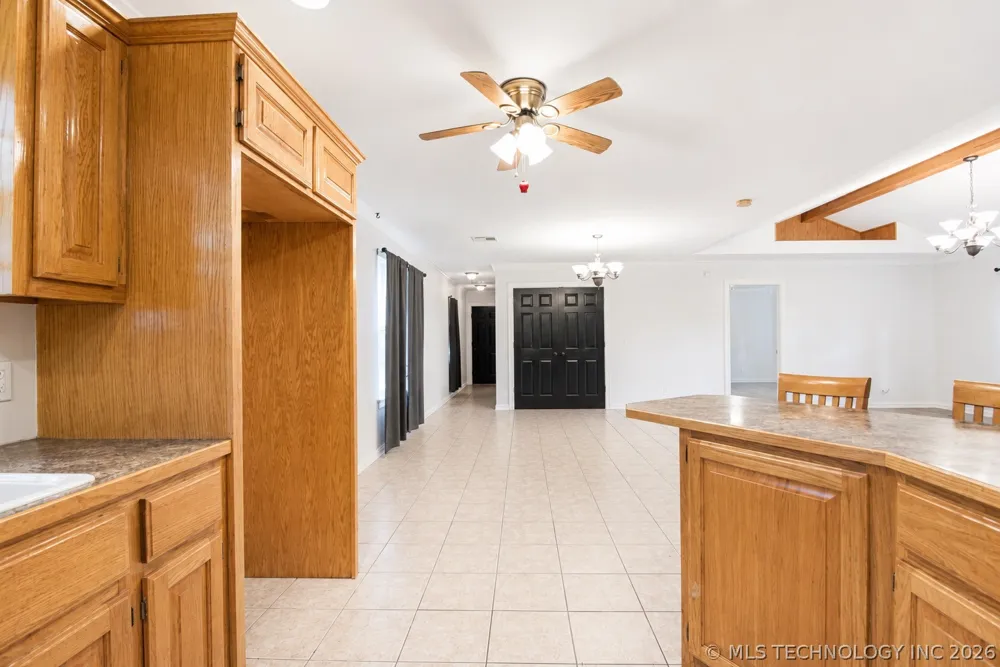19183 S Prairie Bell Road Morris, OK 74445