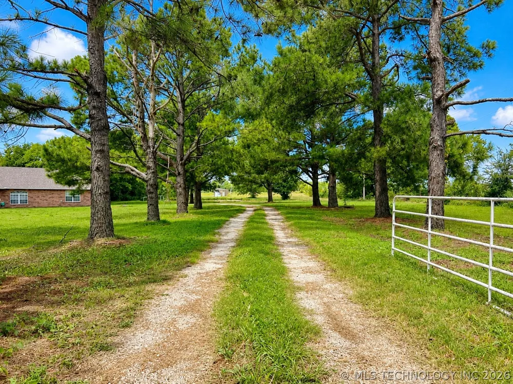 19183 S Prairie Bell Road Morris, OK 74445