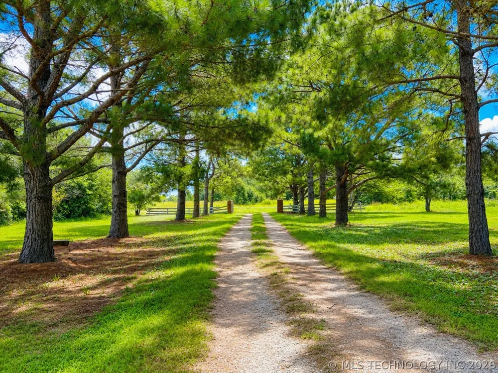 19183 S Prairie Bell Road Morris, OK 74445