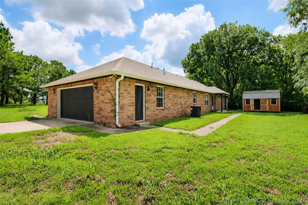 19183 S Prairie Bell Road Morris, OK 74445
