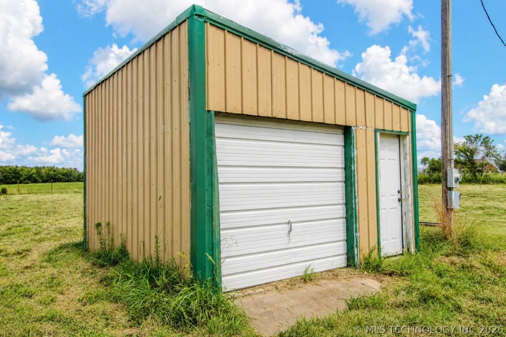 19183 S Prairie Bell Road Morris, OK 74445