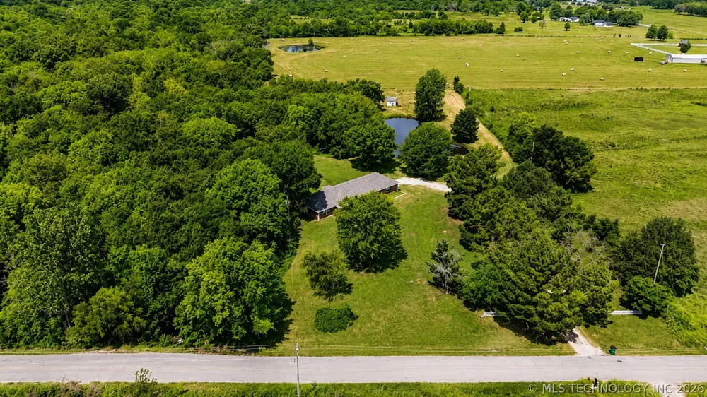 19183 S Prairie Bell Road Morris, OK 74445