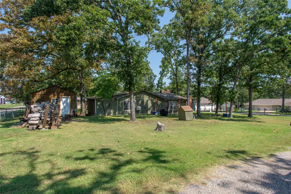 1217 Aloha Road Tool, TX 75143