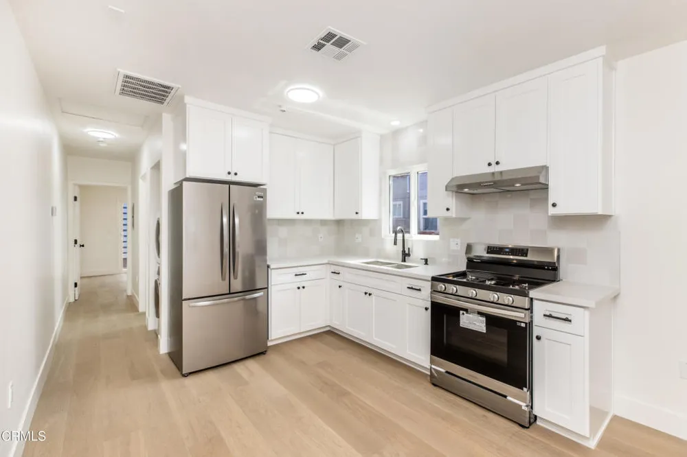 1533 E Topeka Street Pasadena, CA 91104