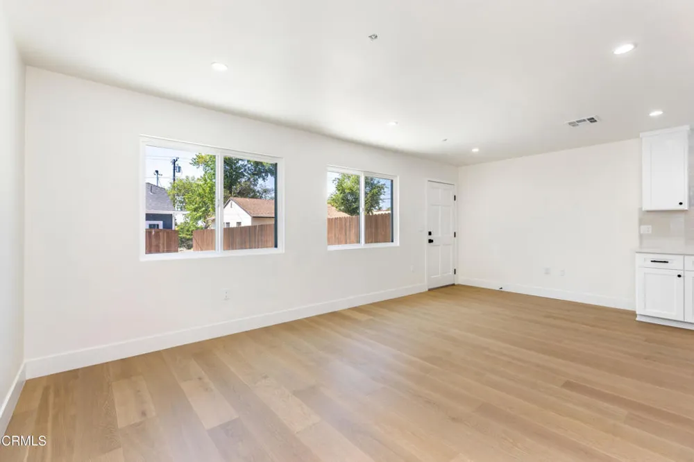 1533 E Topeka Street Pasadena, CA 91104