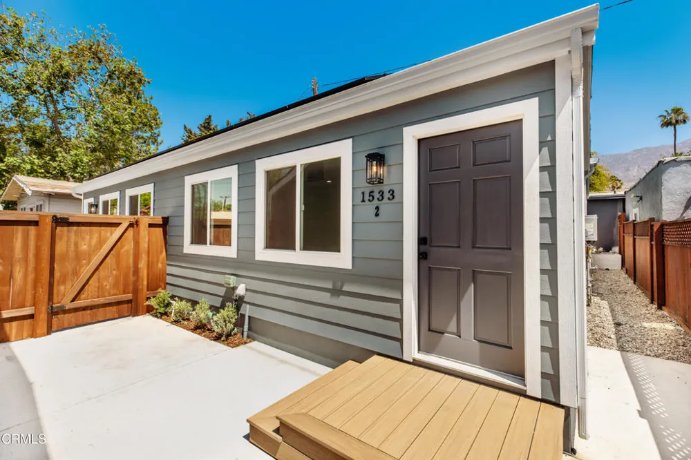 1533 E Topeka Street Pasadena, CA 91104