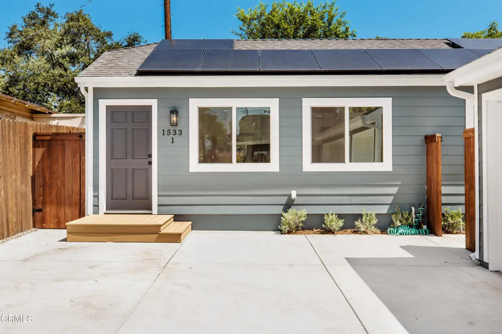 1533 E Topeka Street Pasadena, CA 91104