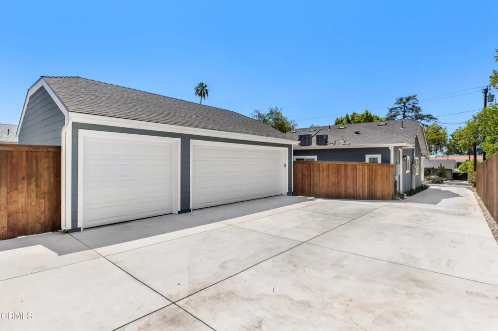 1533 E Topeka Street Pasadena, CA 91104