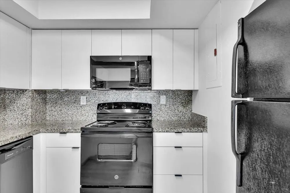 12370 SW 52nd St #0 Cooper City, FL 33330