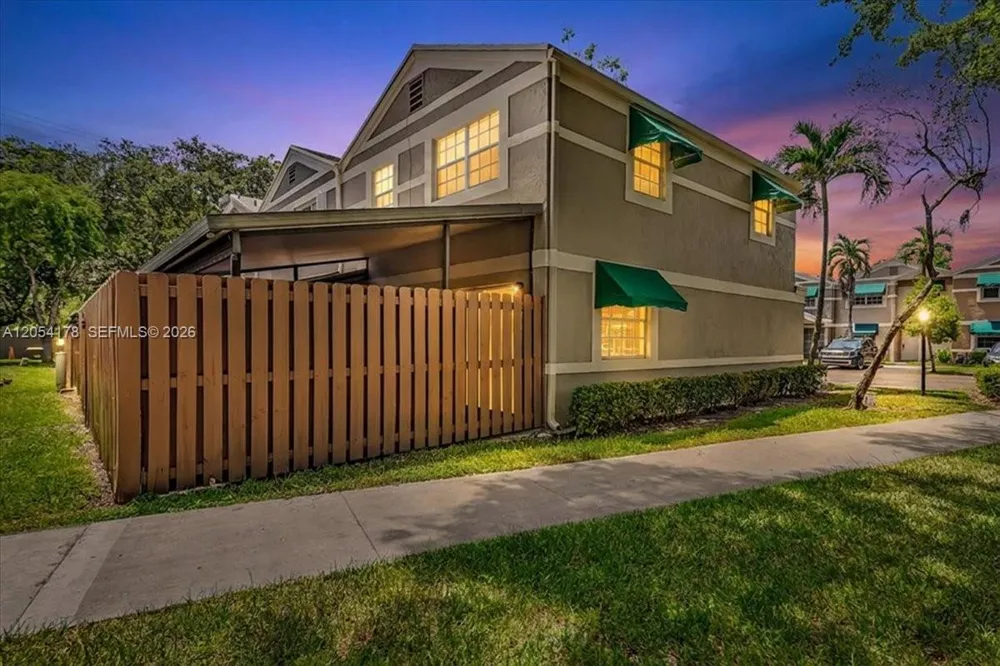 12370 SW 52nd St #0 Cooper City, FL 33330