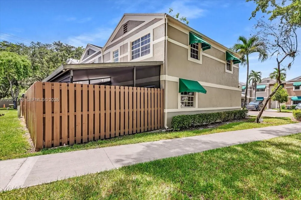 12370 SW 52nd St #0 Cooper City, FL 33330