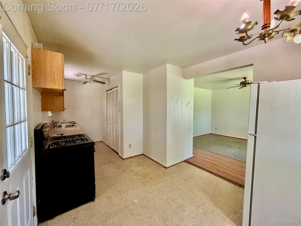 18341 Colgate Street Dearborn Heights City, MI 48125