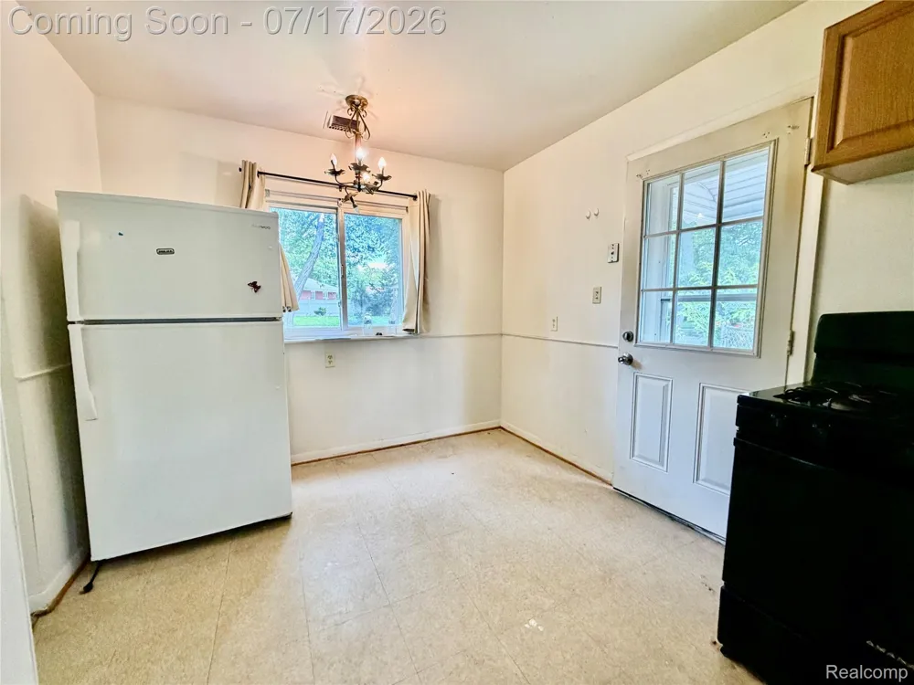 18341 Colgate Street Dearborn Heights City, MI 48125