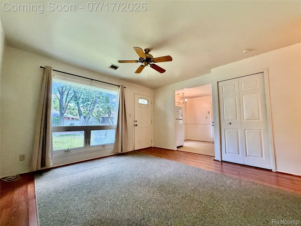 18341 Colgate Street Dearborn Heights City, MI 48125