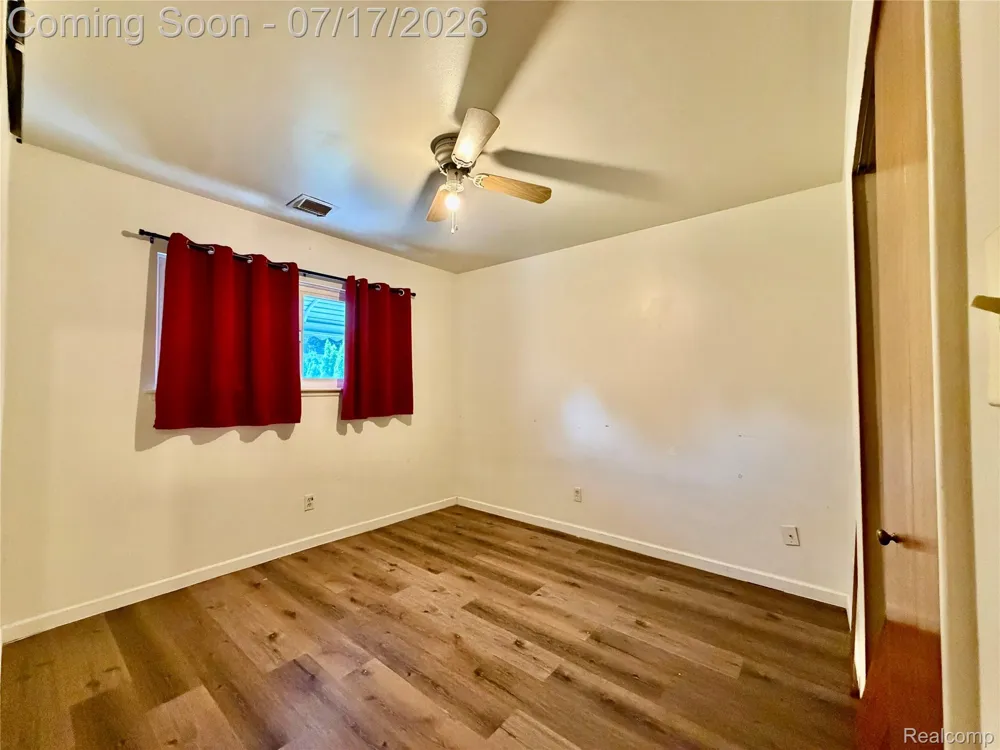 18341 Colgate Street Dearborn Heights City, MI 48125
