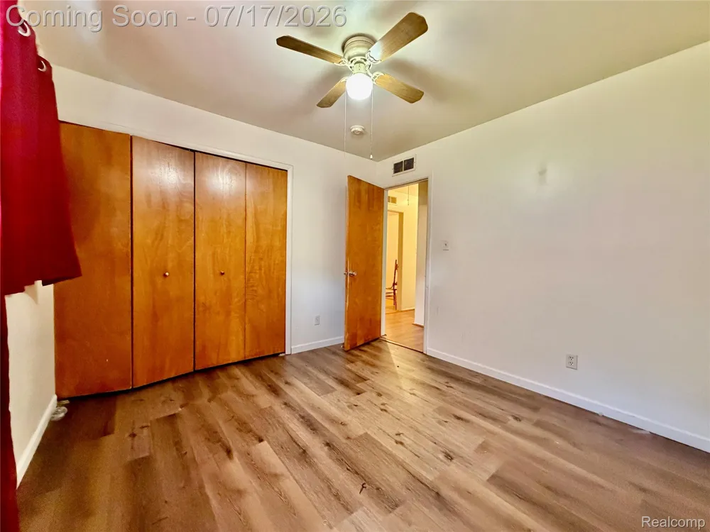 18341 Colgate Street Dearborn Heights City, MI 48125