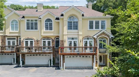 331 Carpenter Drive #5