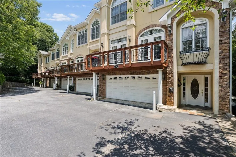 331 Carpenter Drive #5 Sandy Springs, GA 30328