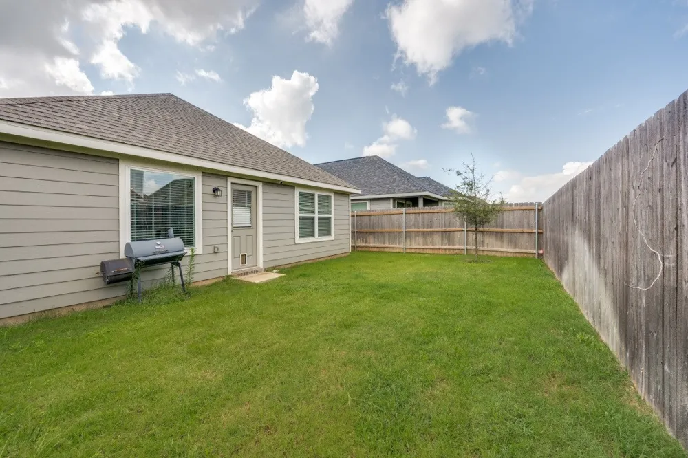 421 Sussex Drive Everman, TX 76140