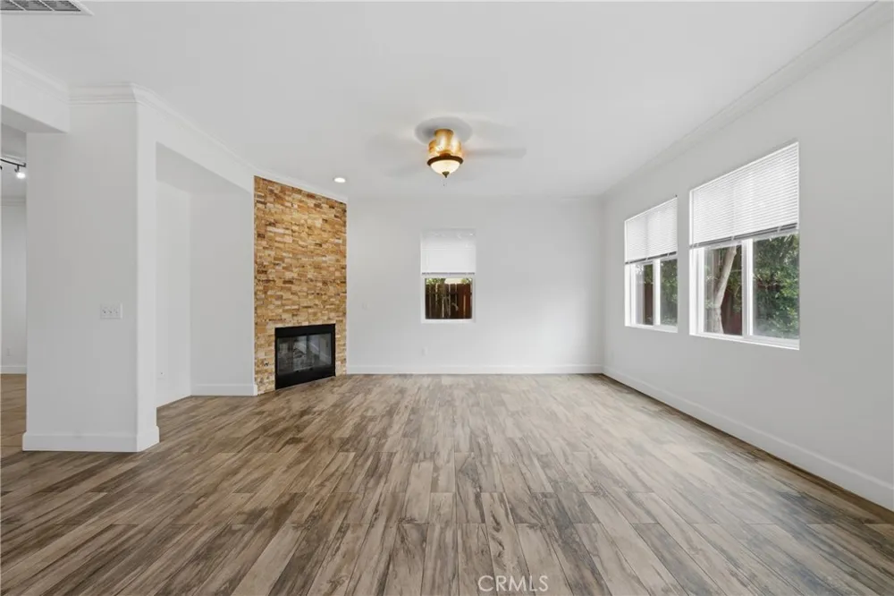 2180 Stonewood Mentone, CA 92359