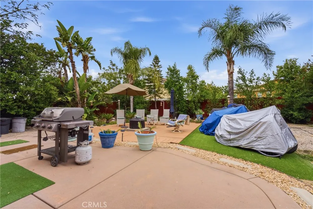 2180 Stonewood Mentone, CA 92359
