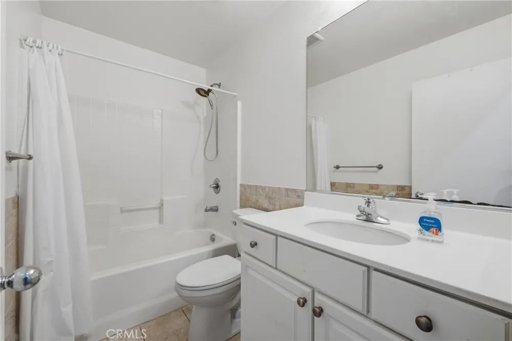 2180 Stonewood Mentone, CA 92359