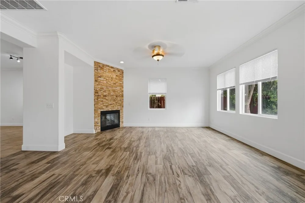 2180 Stonewood Mentone, CA 92359