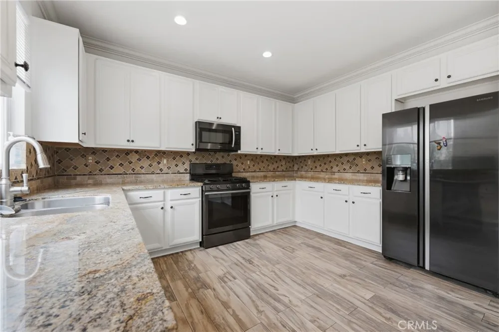 2180 Stonewood Mentone, CA 92359