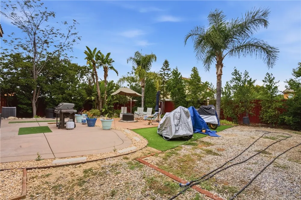 2180 Stonewood Mentone, CA 92359