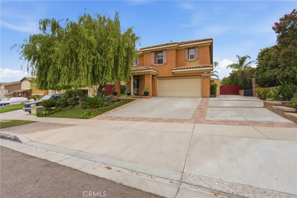 2180 Stonewood Mentone, CA 92359