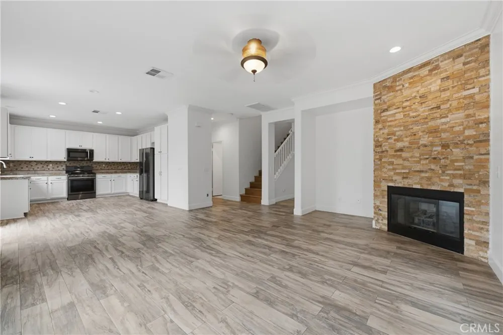 2180 Stonewood Mentone, CA 92359