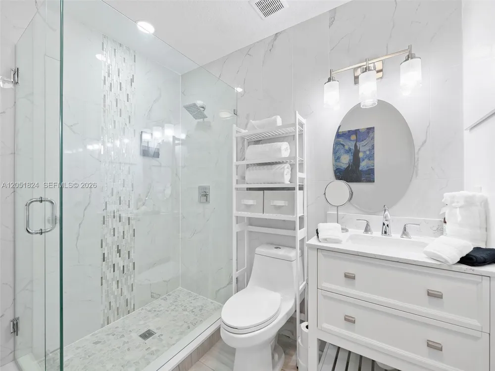 2301 E Las Olas Blvd Fort Lauderdale, FL 33301