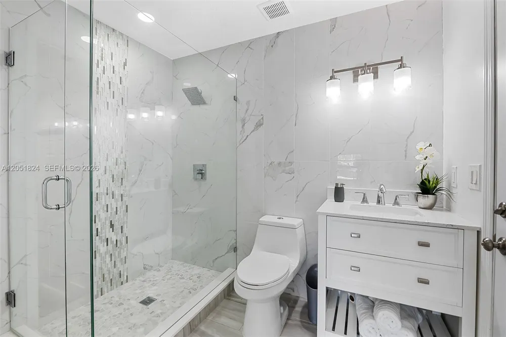 2301 E Las Olas Blvd Fort Lauderdale, FL 33301