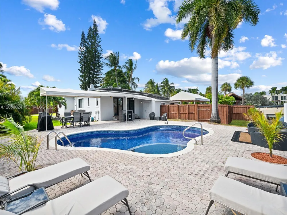 2301 E Las Olas Blvd Fort Lauderdale, FL 33301