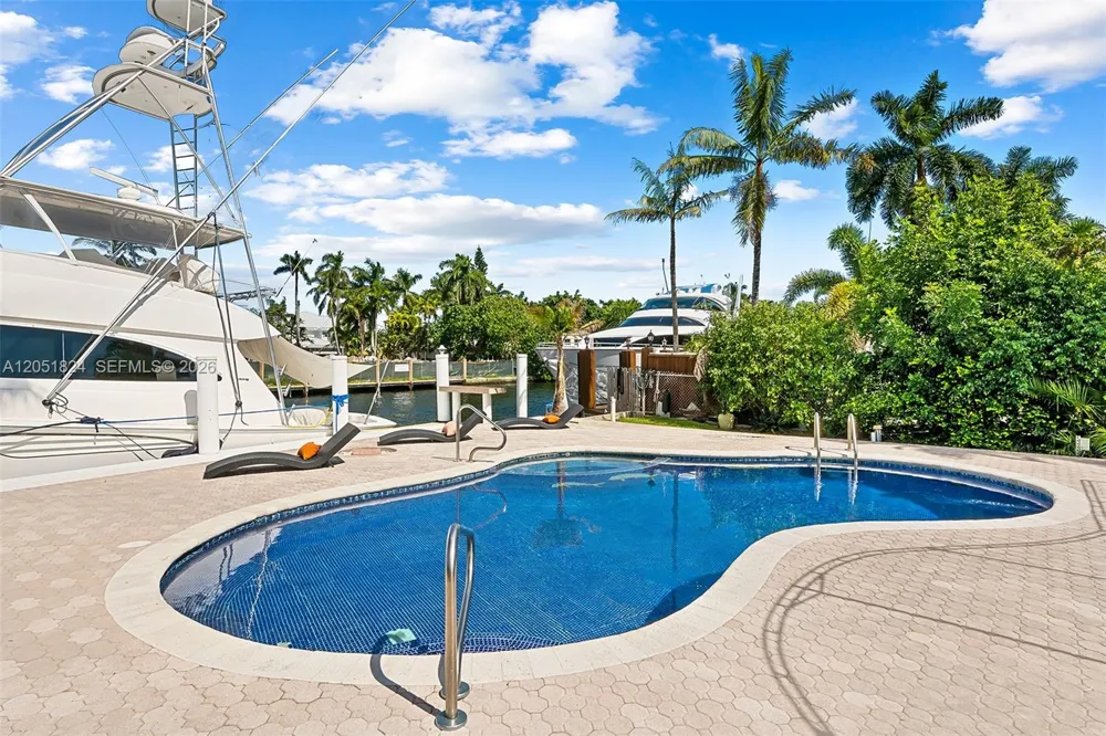 2301 E Las Olas Blvd Fort Lauderdale, FL 33301