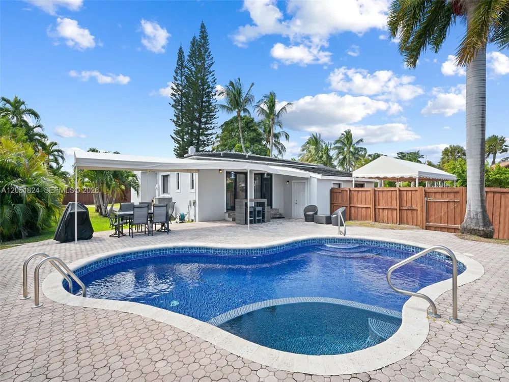 2301 E Las Olas Blvd Fort Lauderdale, FL 33301