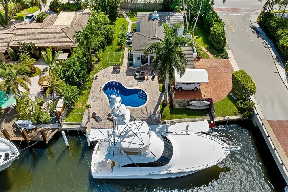 2301 E Las Olas Blvd Fort Lauderdale, FL 33301