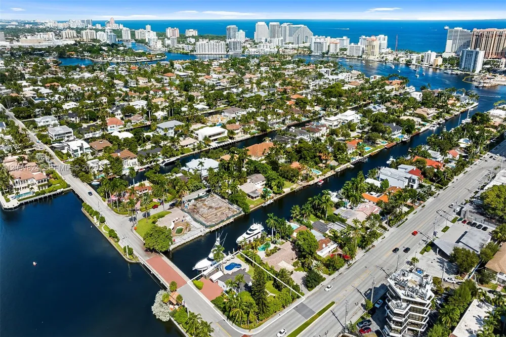 2301 E Las Olas Blvd Fort Lauderdale, FL 33301