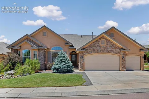 484 Pasada Way