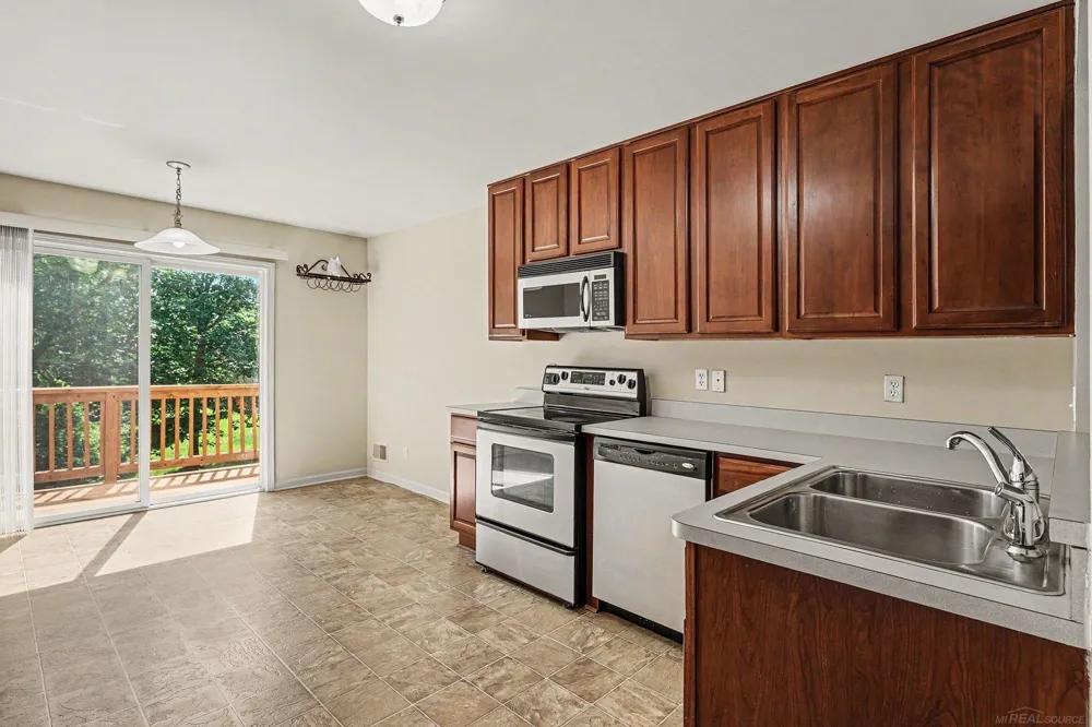 111 S Vista Drive Auburn Hills City, MI 48326