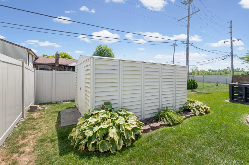 24909 Foxmoor Boulevard Woodhaven City, MI 48183