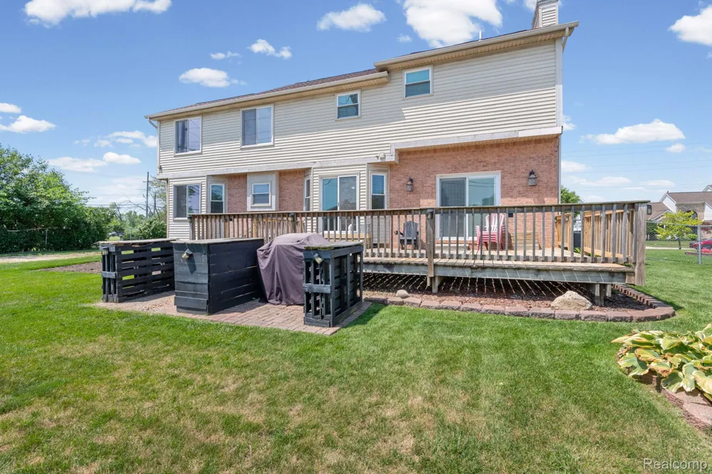 24909 Foxmoor Boulevard Woodhaven City, MI 48183
