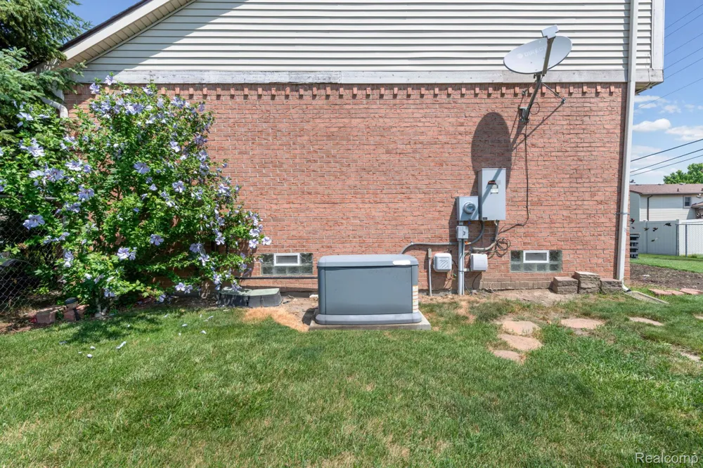24909 Foxmoor Boulevard Woodhaven City, MI 48183