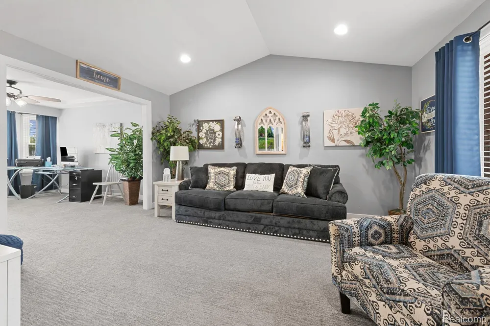 24909 Foxmoor Boulevard Woodhaven City, MI 48183