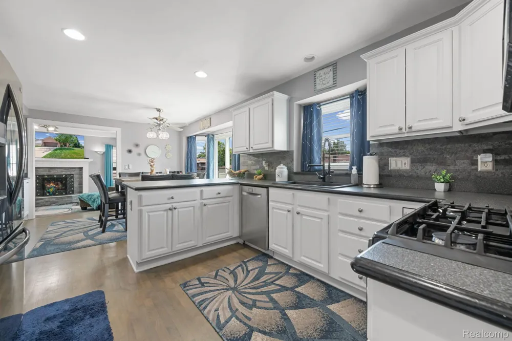 24909 Foxmoor Boulevard Woodhaven City, MI 48183