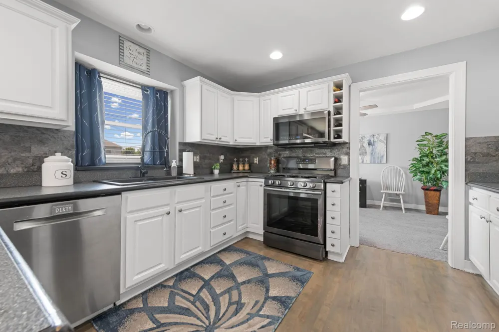 24909 Foxmoor Boulevard Woodhaven City, MI 48183